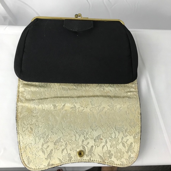 1940's Vintage Black Velvet Clutch with Gold Brocade Lining - Timeless Elegance - Picture 2 of 8
